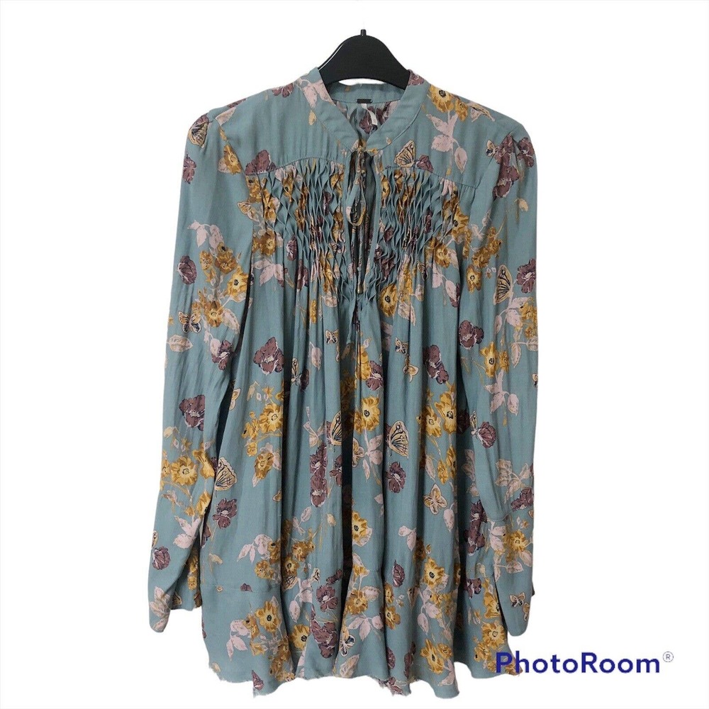 Free People Floral Boho Top Sz XS Blue Butterfly Raw Hem Peasant Blouse